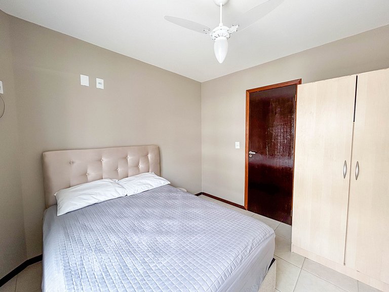 290 - Apartamento de dois dormitórios na praia de Bombas