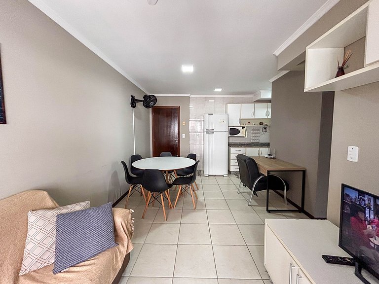 290 - Apartamento de dois dormitórios na praia de Bombas