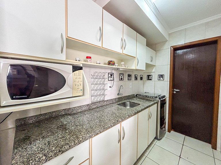 290 - Apartamento de dois dormitórios na praia de Bombas