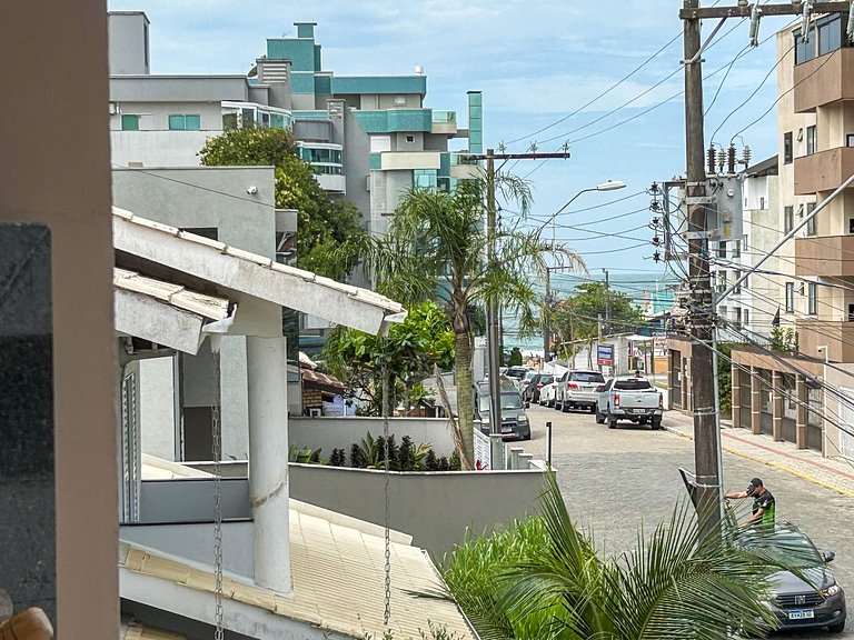 290 - Apartamento de dois dormitórios na praia de Bombas