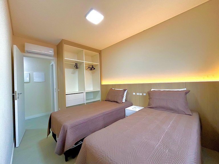 186 - Apartamento 3 quartos na praia Mariscal