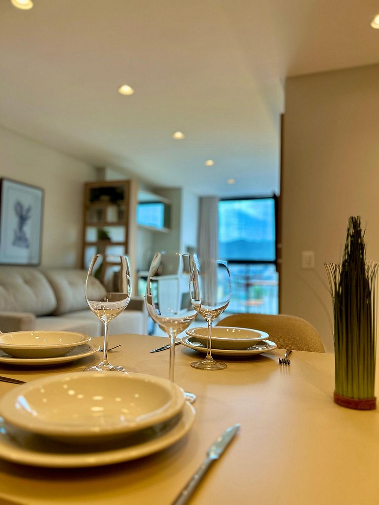 067 - Apartamento em Bombas, muito conforto e espaço.