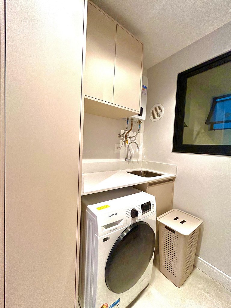 067 - Apartamento em Bombas, muito conforto e espaço.