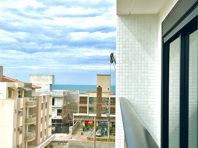 067 - Apartamento em Bombas, muito conforto e espaço.