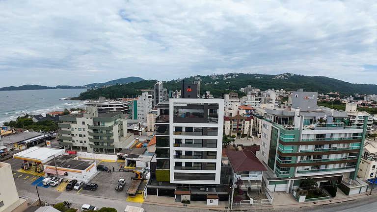 Apartamento em Bombas, muito conforto e espaço.