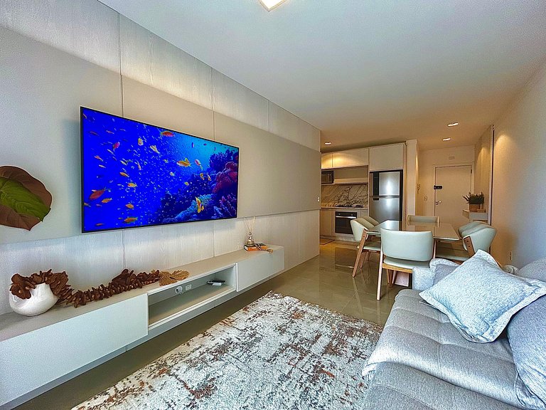 408- Apartamento de duas suítes em 220 metros da praia de Bo