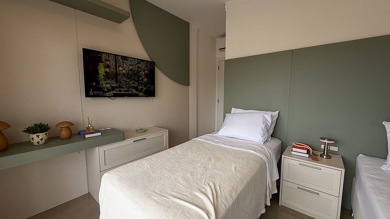 409- Apartamento em 220 metros da praia de Bombas