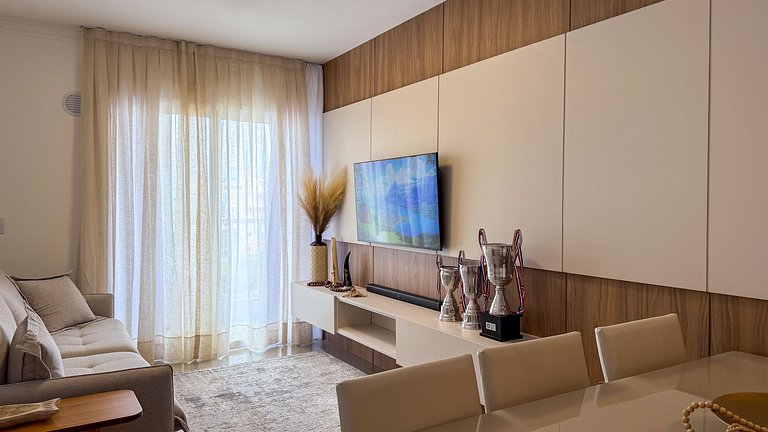 409- Apartamento em 220 metros da praia de Bombas