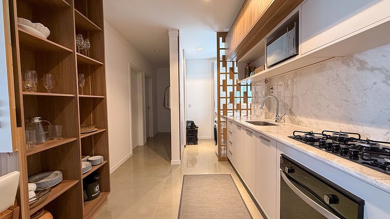 409- Apartamento em 220 metros da praia de Bombas