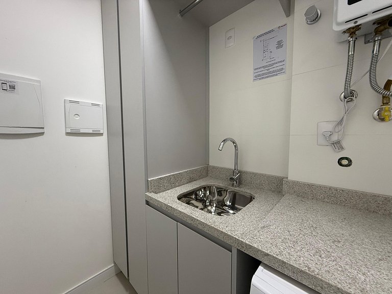 069 - Cobertura de quatro suítes em apenas 100 metros da pra