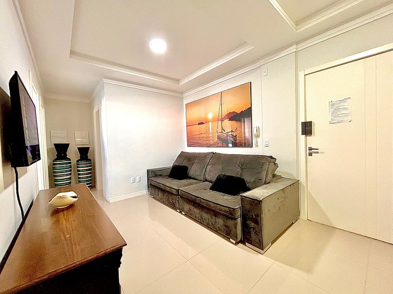 032 - Cobertura Duplex com Jacuzzi na Praia Bombas