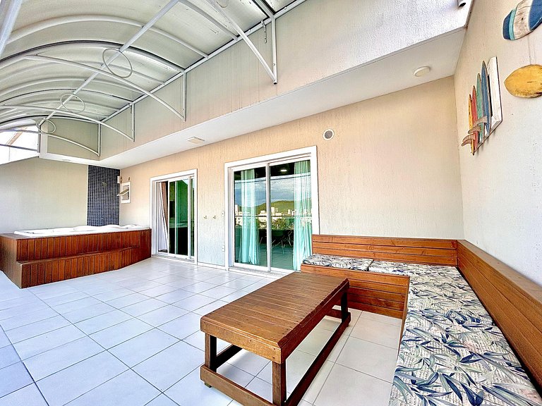 032 - Cobertura Duplex com Jacuzzi na Praia Bombas