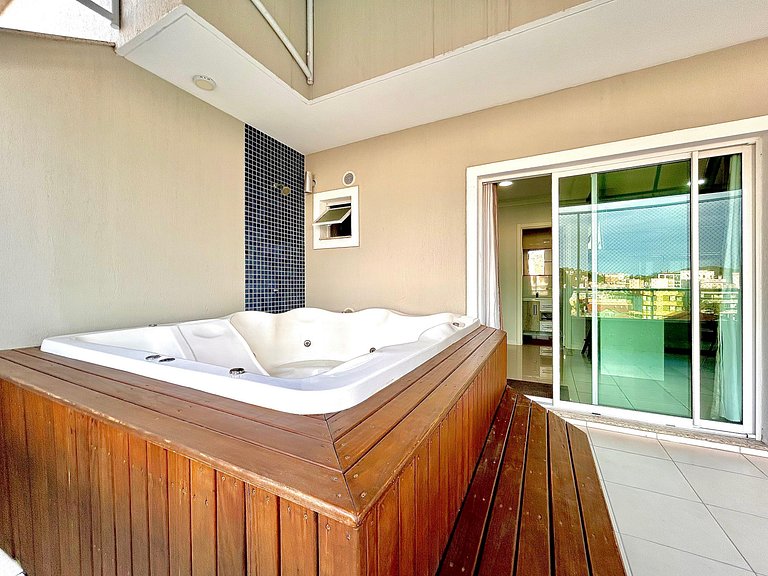 032 - Cobertura Duplex com Jacuzzi na Praia Bombas