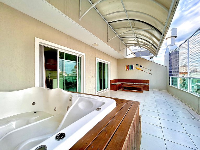 032 - Cobertura Duplex com Jacuzzi na Praia Bombas