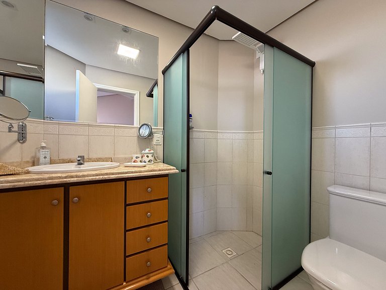 130 - Apartamento Alto Padrão Praia de Bombas