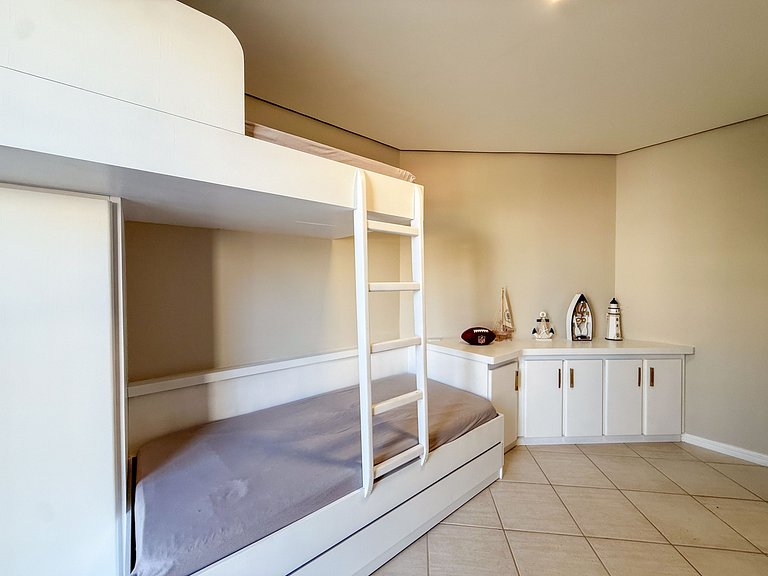 130 - Apartamento Alto Padrão Praia de Bombas