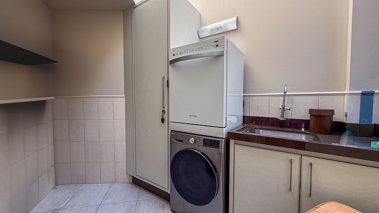 130 - Apartamento Alto Padrão Praia de Bombas
