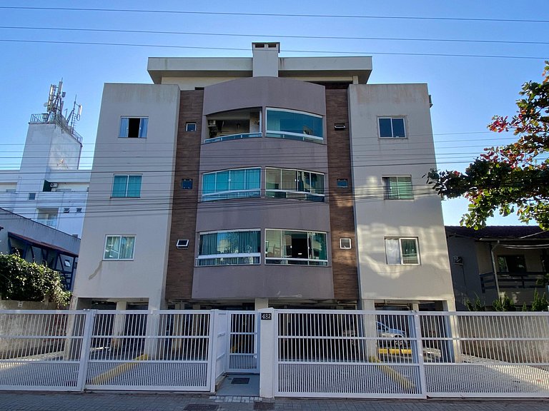 Apartamento de dois dormitórios sendo uma suíte