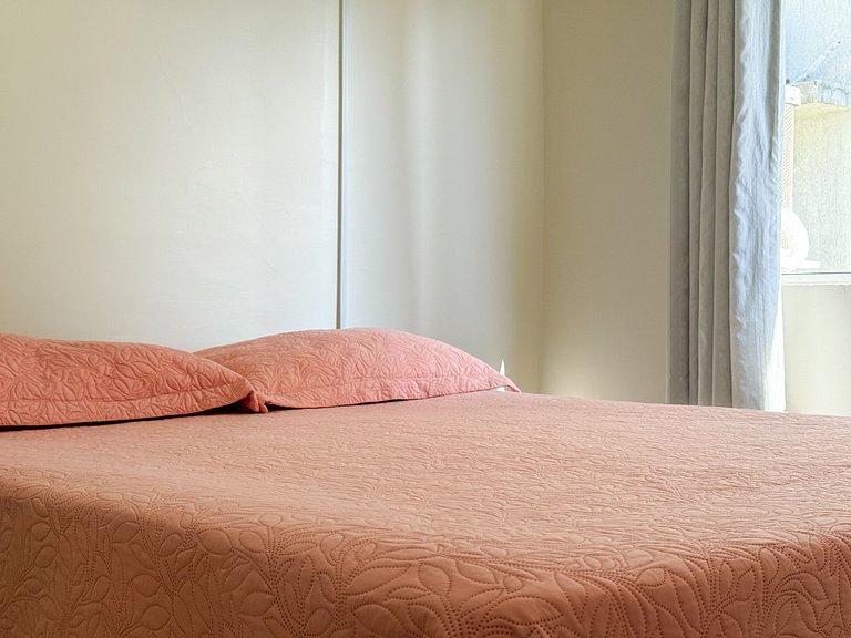 Apartamento de dois dormitórios sendo uma suíte