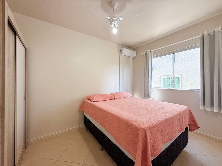 Apartamento de dois dormitórios sendo uma suíte