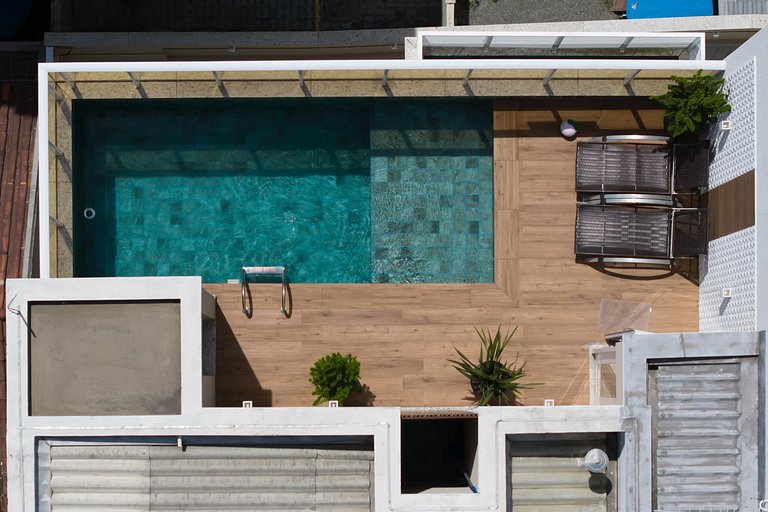 070 - Fantástica cob duplex em 80 metros da praia