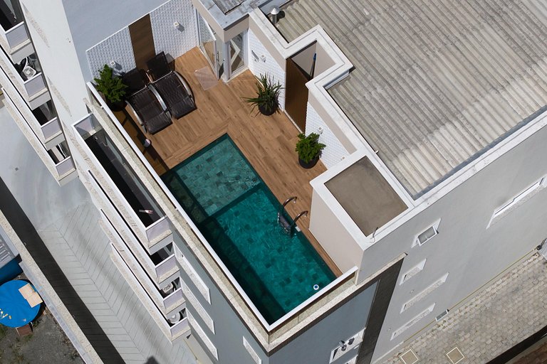 070 - Fantástica cob duplex em 80 metros da praia