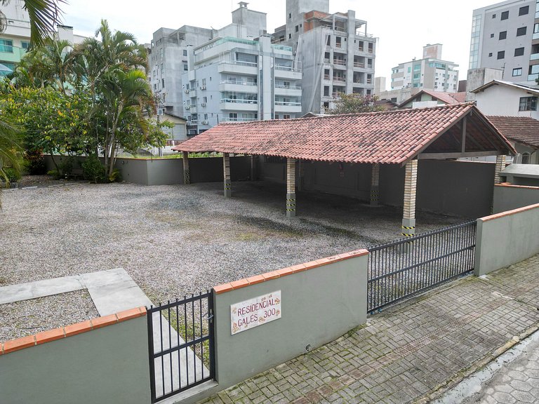 410 - Apartamento 2 quartos em Bombas
