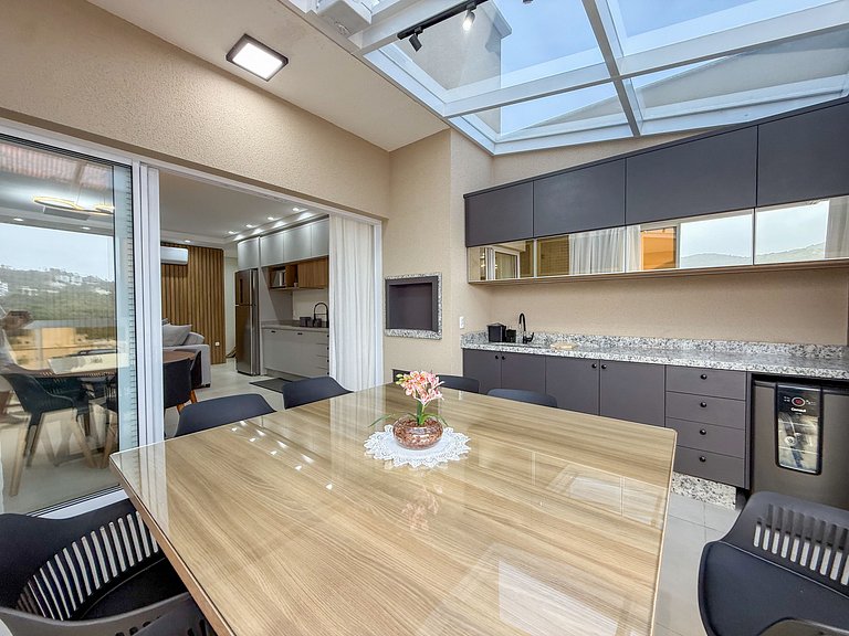 070 - Fantástica cob duplex em 180 metros da praia