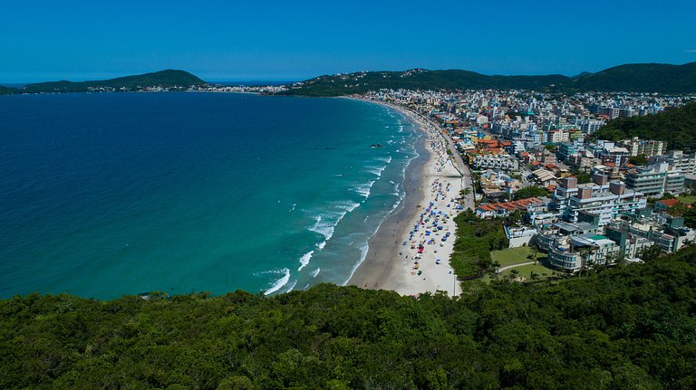 151 - Casa ampla e Rústica a 80m praia de Bombas