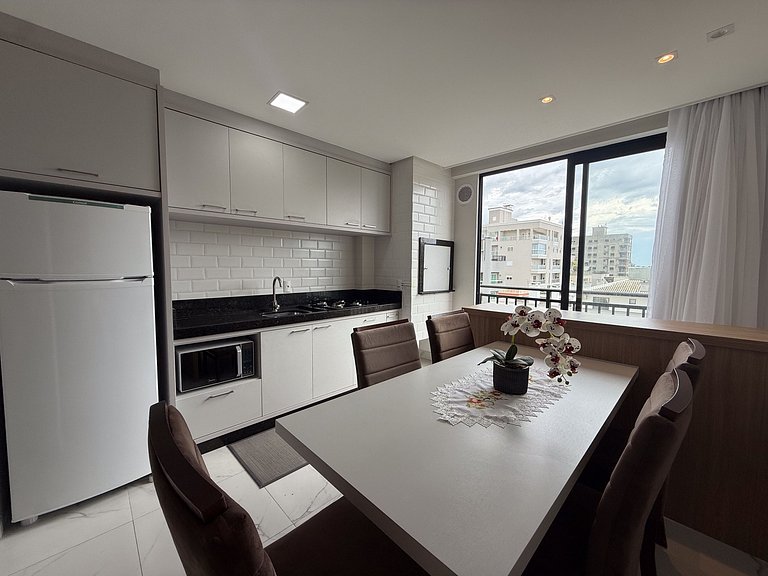 015 - Apartamento alto padrão próximo ao centro e à Praia de