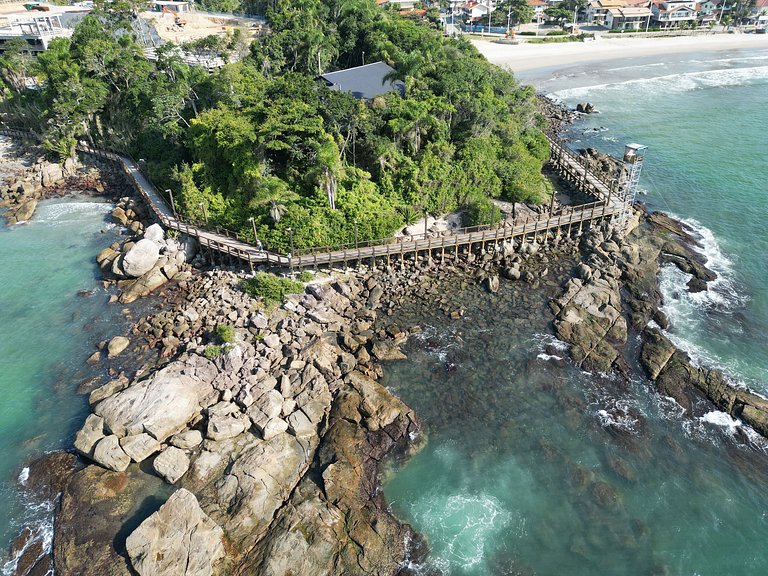 151 - Casa ampla e Rústica a 80m praia de Bombas