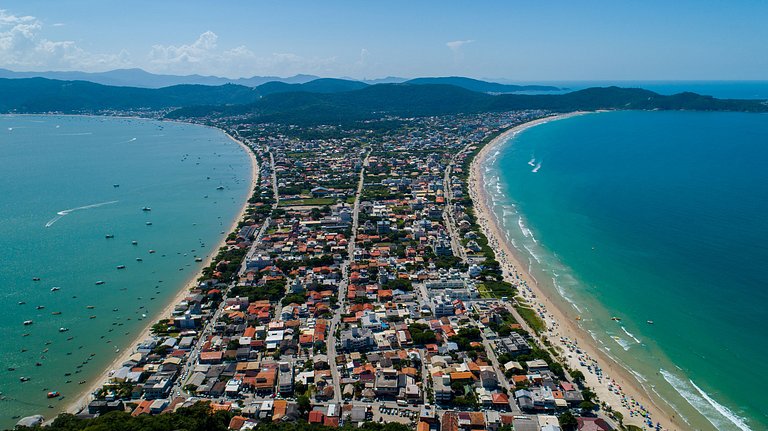 200 - Vista Mar em Mariscal sendo 02 suítes