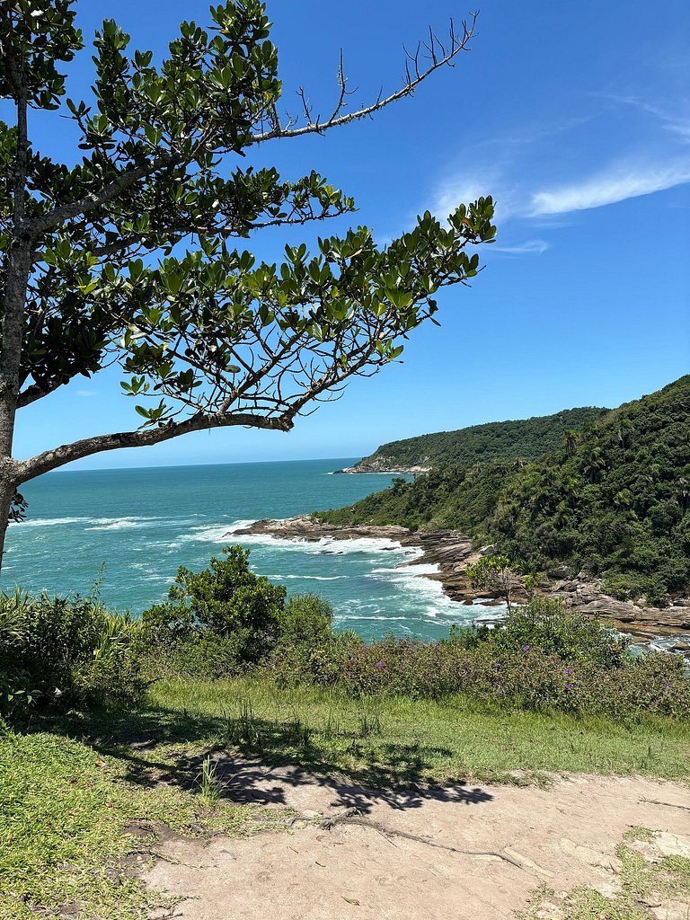 176 - Apto 3 suítes na Praia de Mariscal