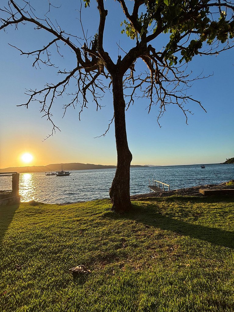 182 - Lindo apartamento 2 suítes em Mariscal