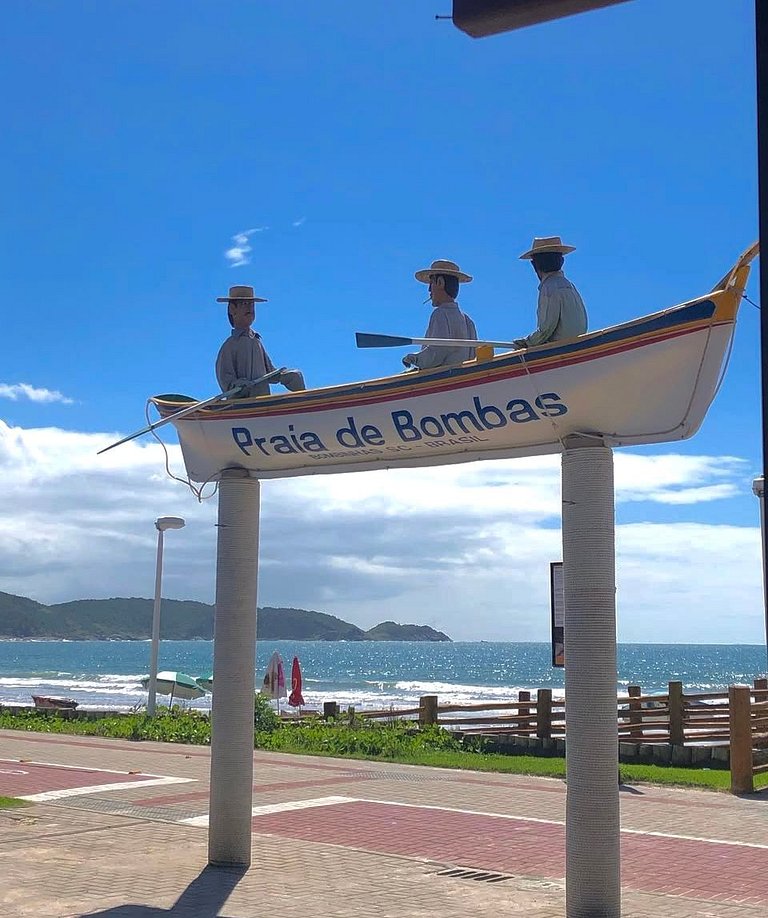 401 - Ampla Cobertura na Praia de Bombas