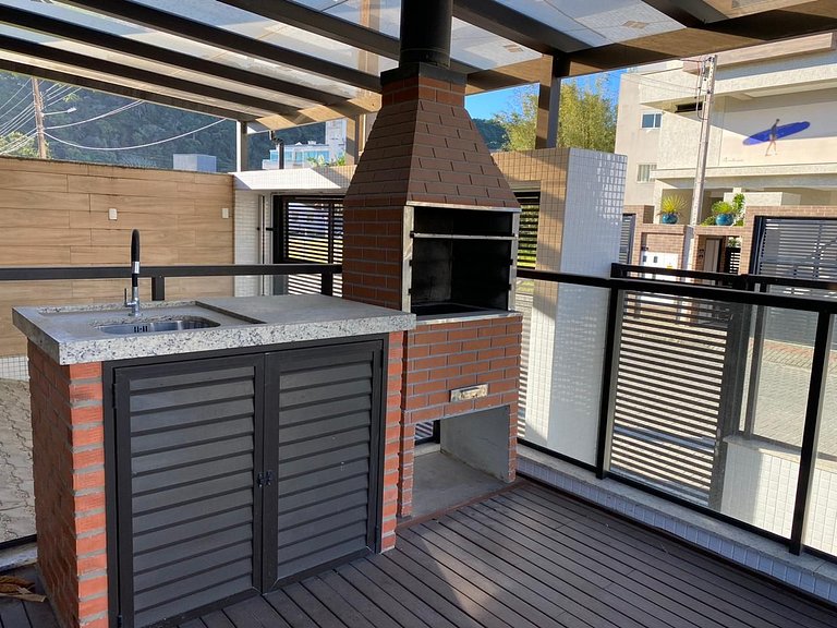 180 - Lindo apartamento com 02 suítes em Mariscal