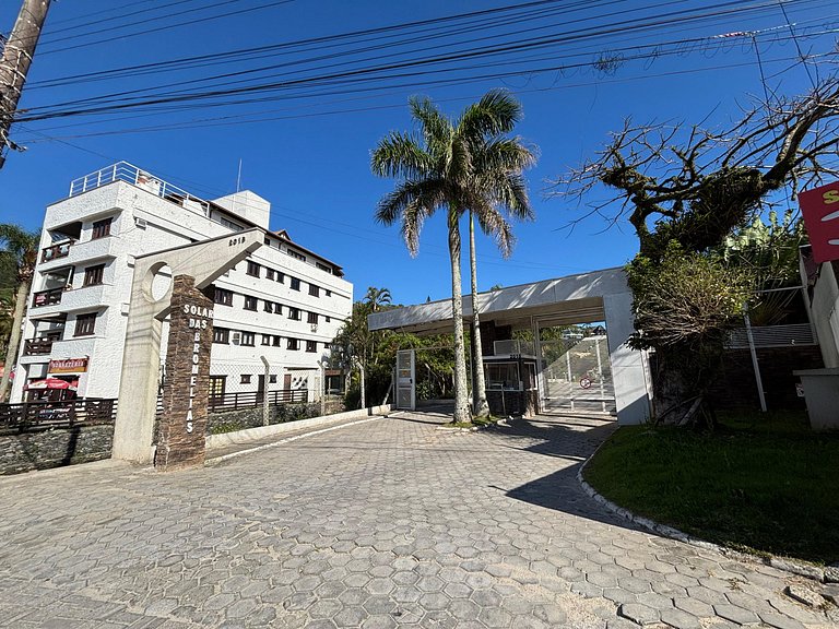 114 - Garden com 03 Dorm Bombinhas Centro