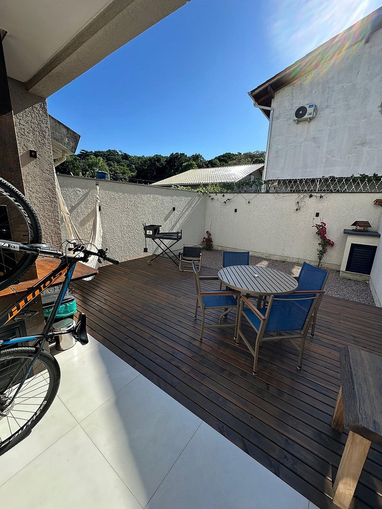 225 - Sobrado moderno na Praia Canto Grande