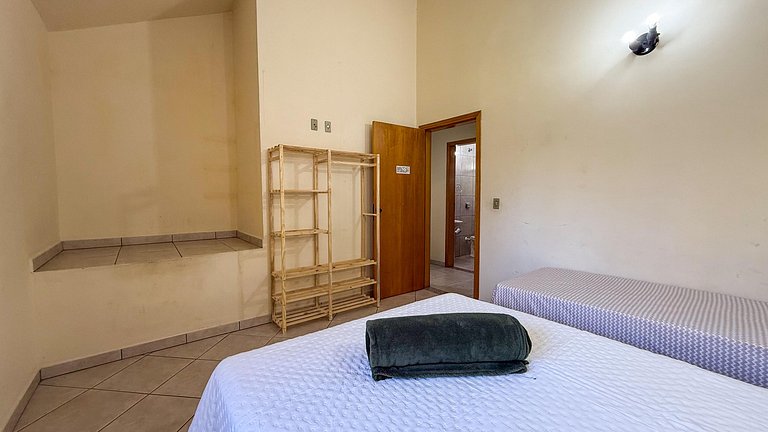 410 - Apartamento 2 quartos em Bombas