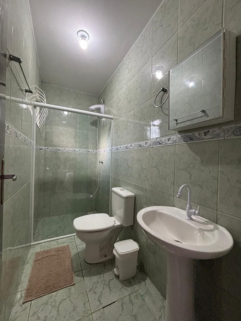 042 - Linda Casa Com 3 Quartos em Bombas