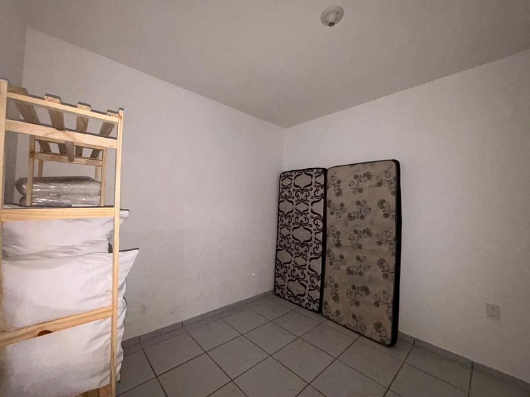 042 - Linda Casa Com 3 Quartos em Bombas