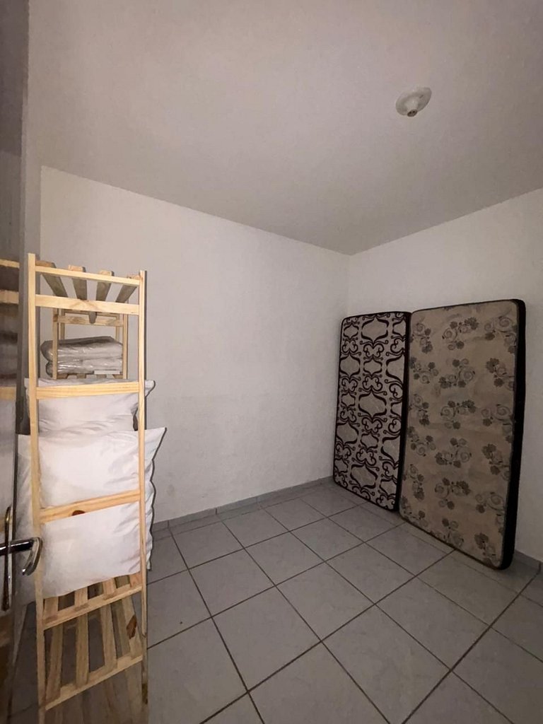 042 - Linda Casa Com 3 Quartos em Bombas