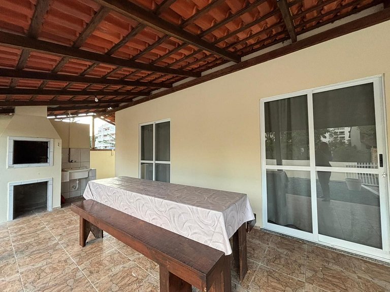 042 - Linda Casa Com 3 Quartos em Bombas