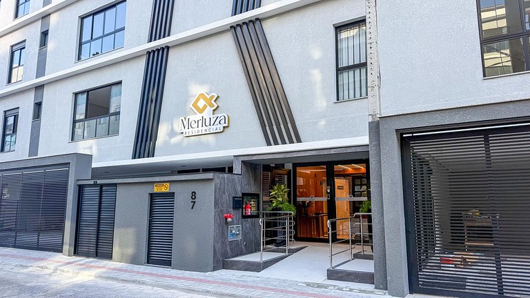 115 - Apto Bombinhas Centro 03 suítes