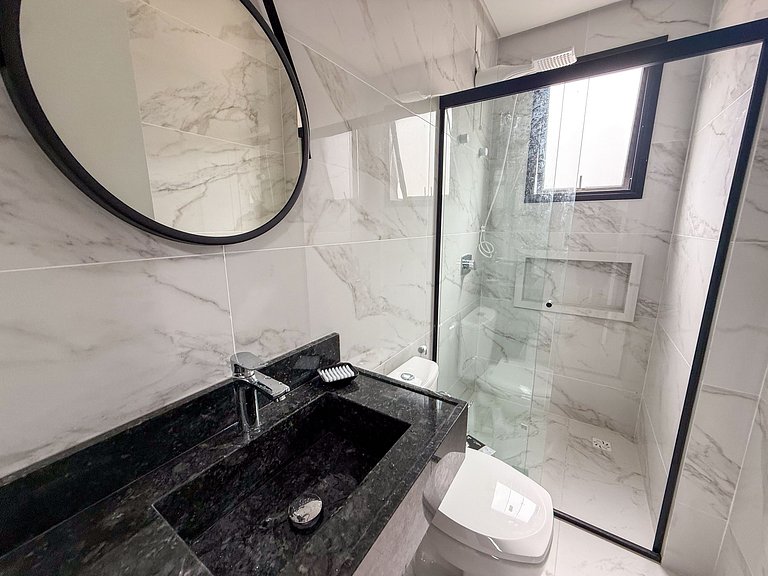 115 - Apto Bombinhas Centro 03 suítes