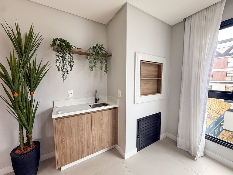 115 - Apto Bombinhas Centro 03 suítes