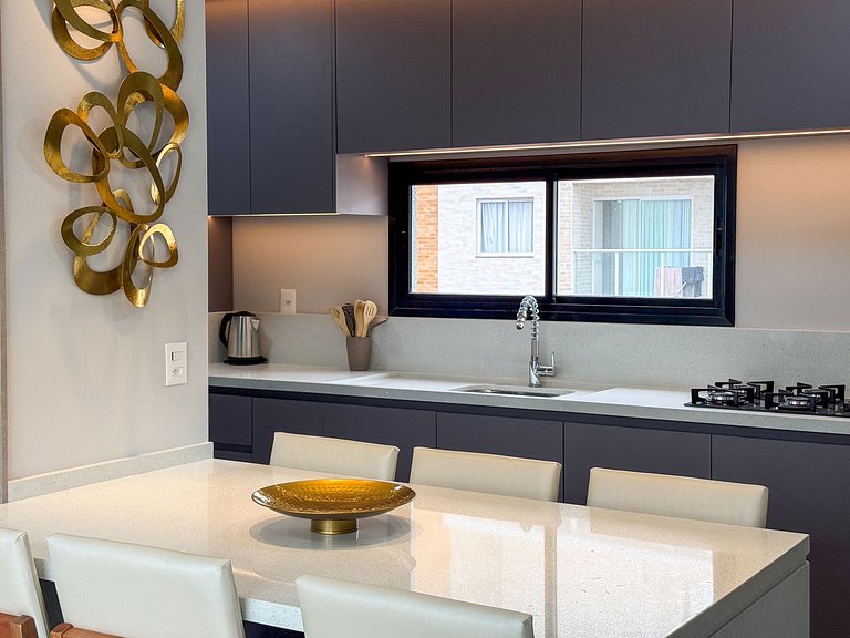 115 - Apto Bombinhas Centro 03 suítes