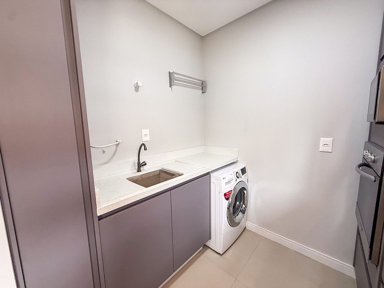 115 - Apto Bombinhas Centro 03 suítes