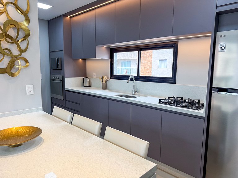 115 - Apto Bombinhas Centro 03 suítes