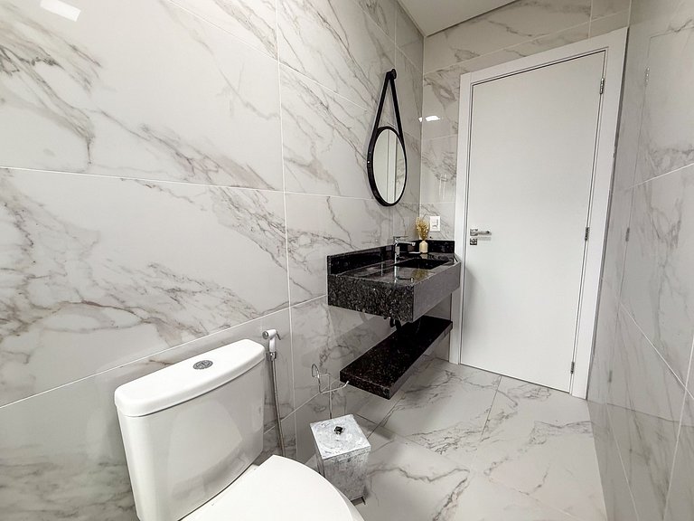 115 - Apto Bombinhas Centro 03 suítes